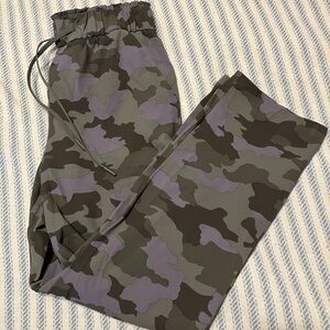 Lululemon Keep Moving Pant 7/8 High-Rise Heritage 365 Camo Dusky Lavender Jogger